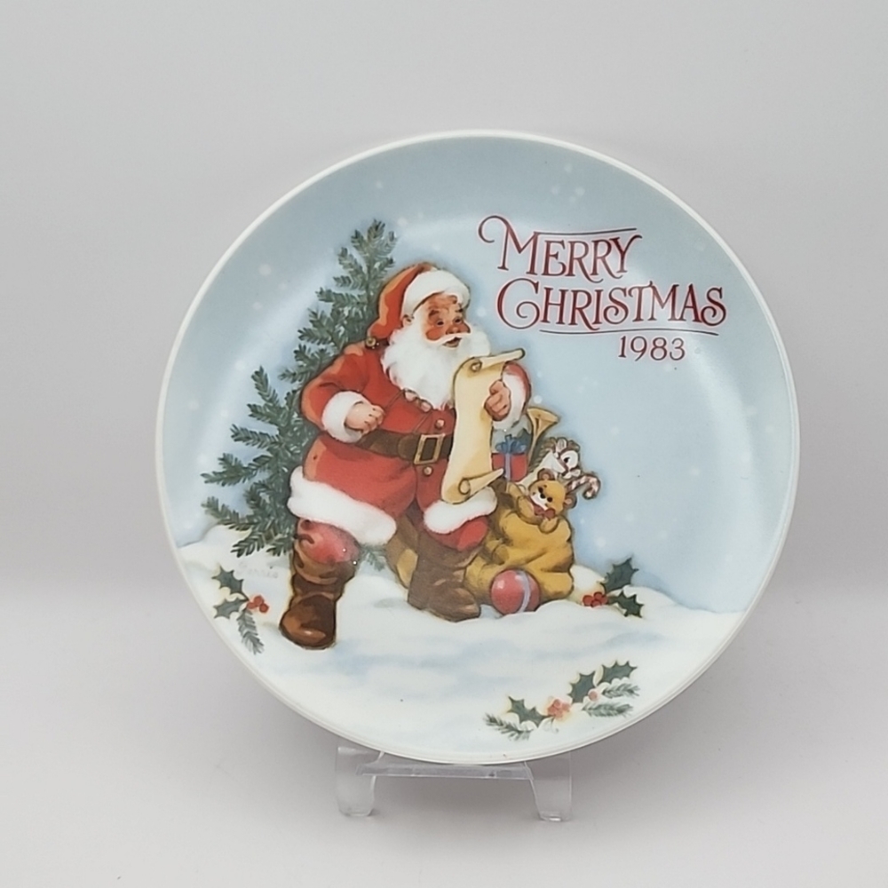 Gibson Greetings Card Inc. 1983  Merry Christmas Santa 6 1/4" Wall Hanging Plate